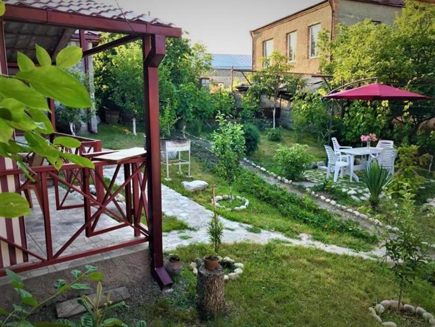 Гостевой дом Lilia Телави Экстерьер фото